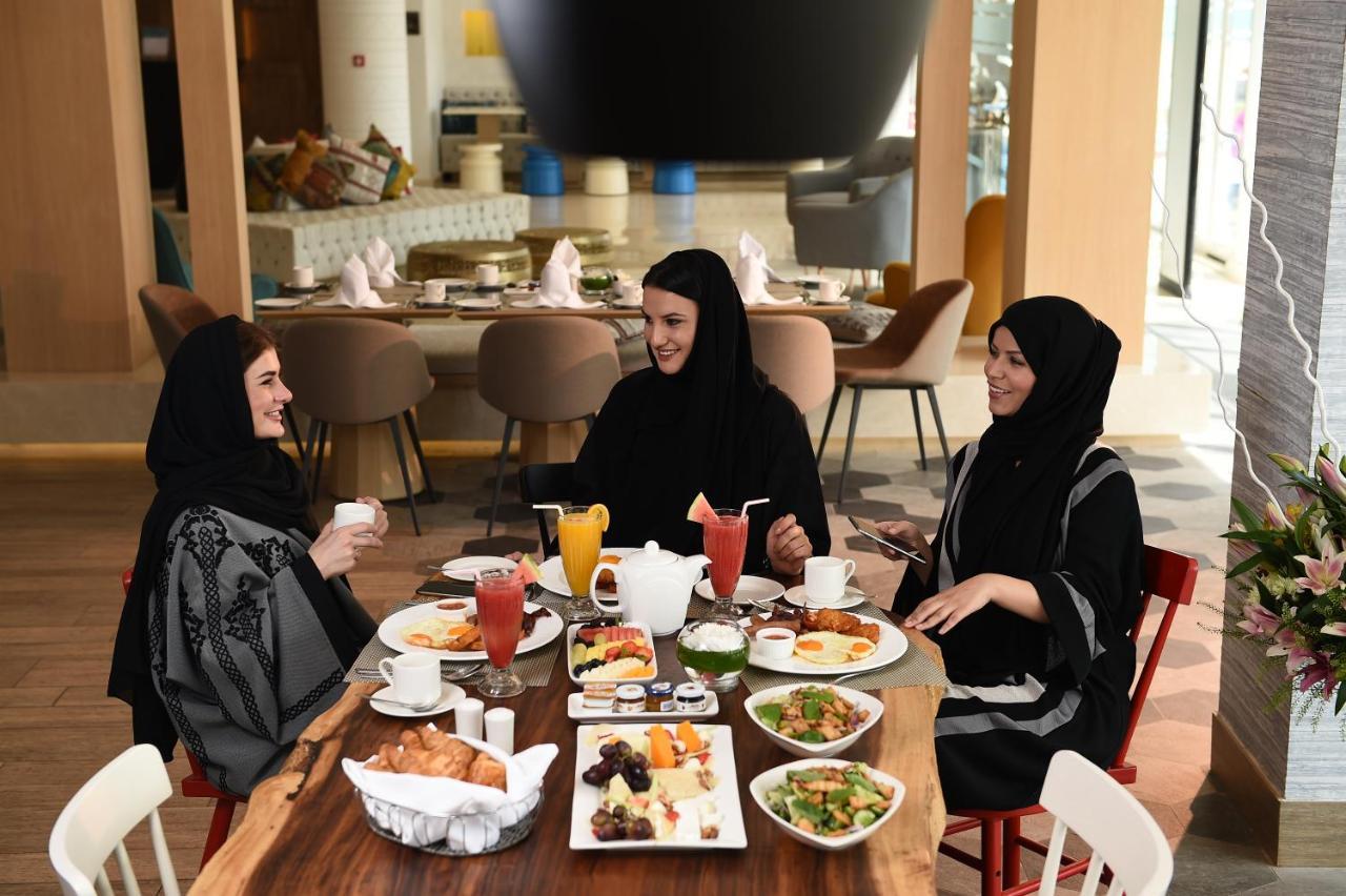 Sealine Beach, A Murwab Resort Месайед Екстериор снимка Arab women in Dubai