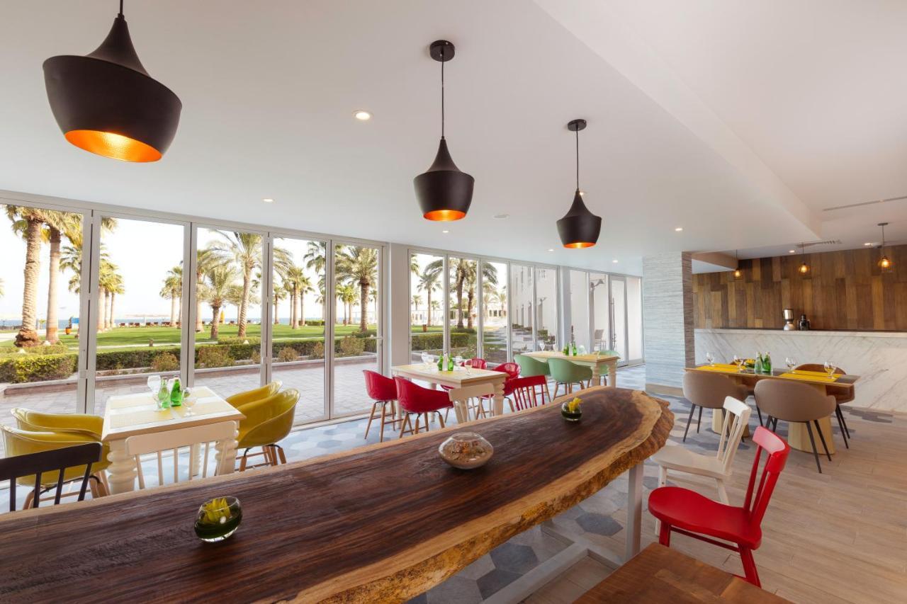Sealine Beach, A Murwab Resort Месайед Екстериор снимка The Beach Club