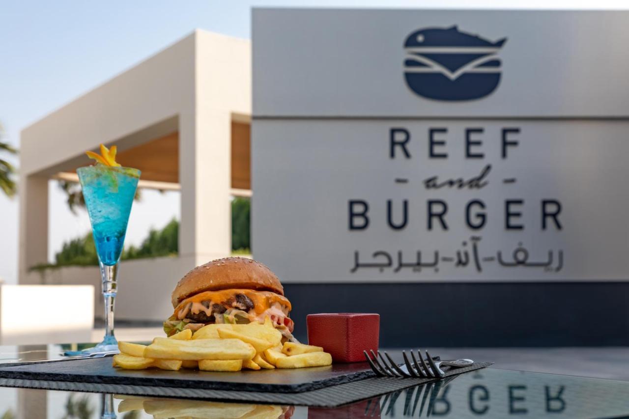 Sealine Beach, A Murwab Resort Месайед Екстериор снимка Reef Burger