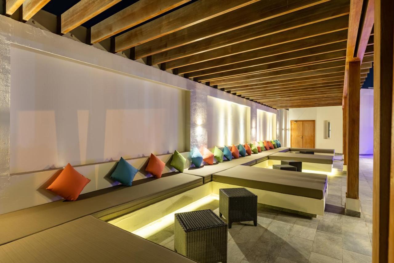Sealine Beach, A Murwab Resort Месайед Екстериор снимка The lounge at Male International Airport