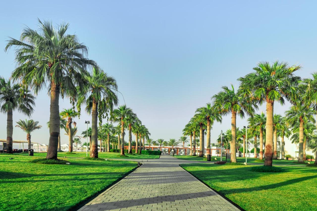 Sealine Beach, A Murwab Resort Месайед Екстериор снимка Al-Shaab Park